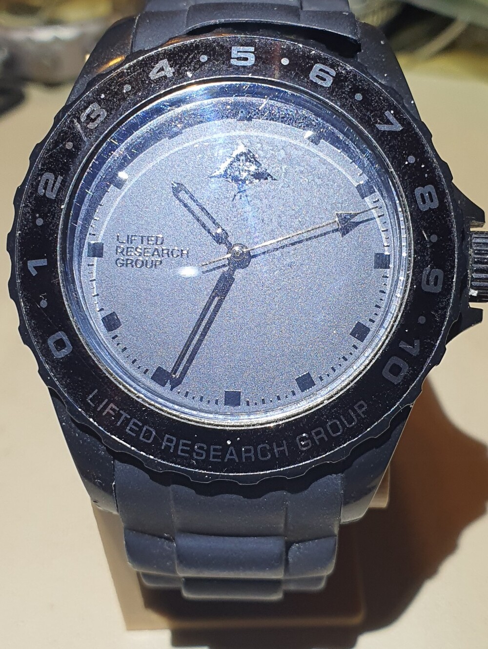 10/$20 LRG Latitude Black Silicone Diver Style Men's Watch